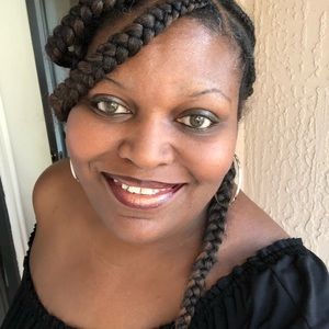 Meet your Posher, Sheana